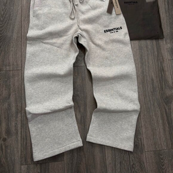essentials uncuffed sweatpants new size medium - Picture 3 of 3
